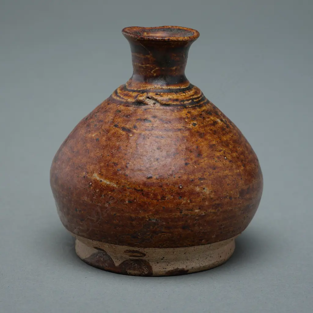 Stoneware bottle – Sawankhalok - c.15thC, Image 1++